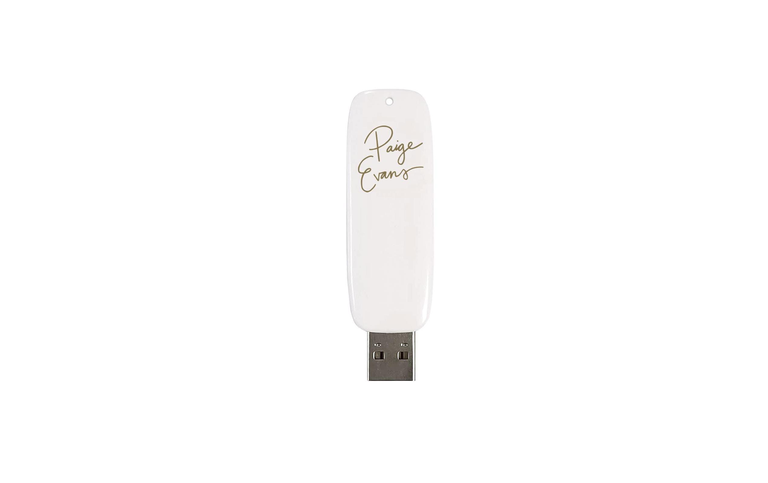 We R Memory Keepers Design USB-Stick Paige Evans