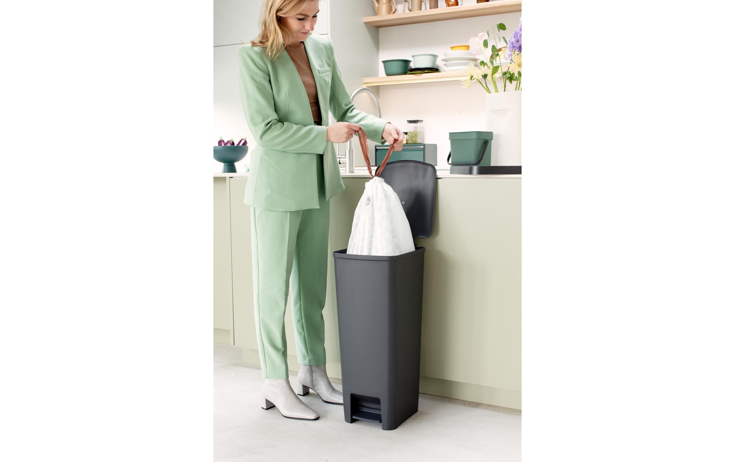 Brabantia Abfalleimer StepUp 40 l, Dunkelgrau