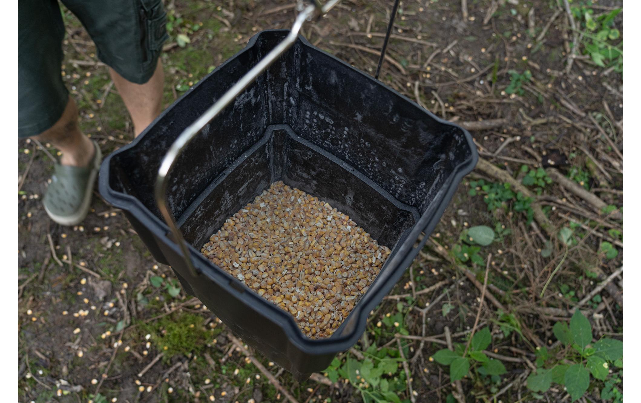 Dörr Kamera Futterspender Compact Futterstreuer Set mit Behälter