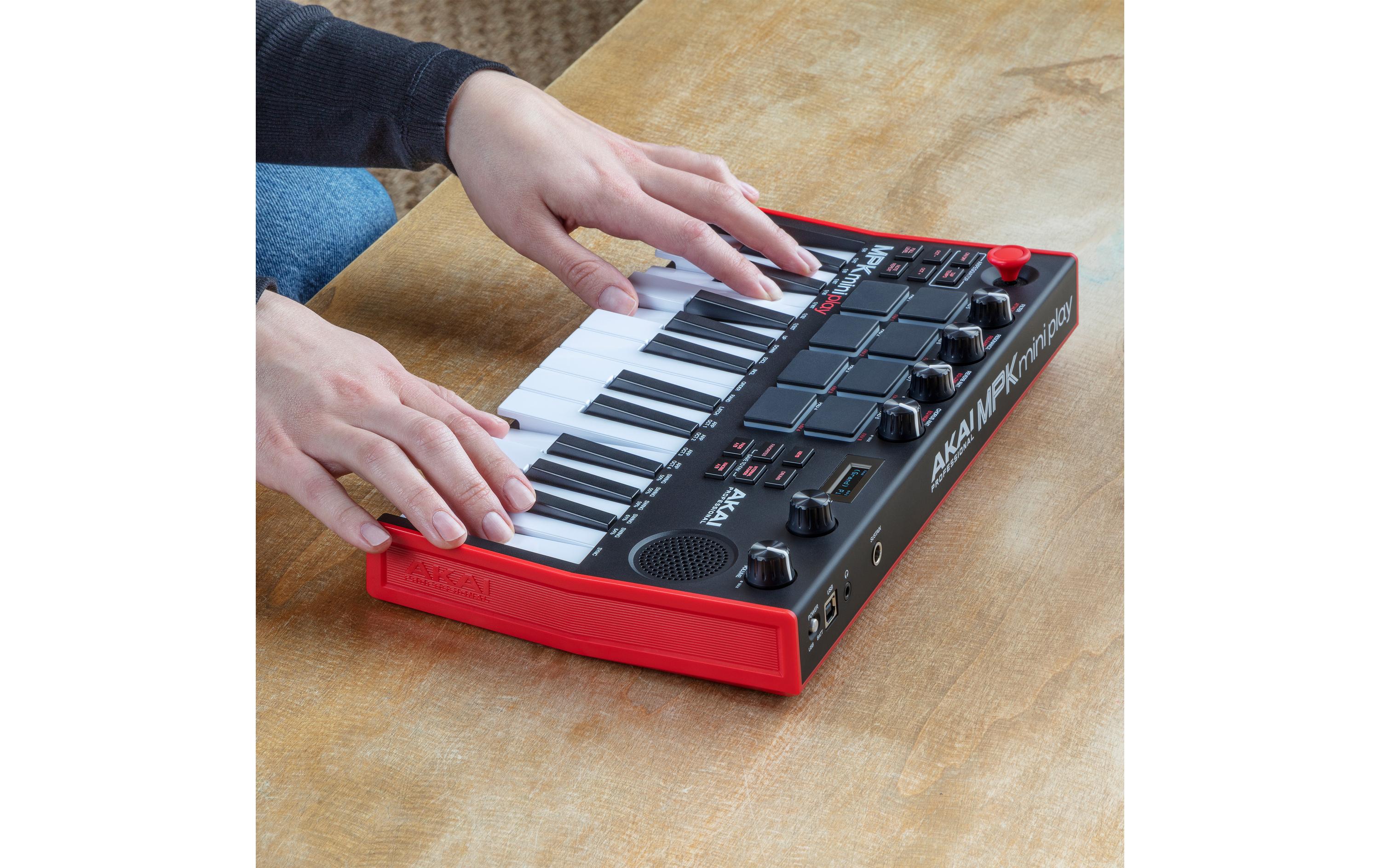 Akai Keyboard Controller MPK Mini Play MK3