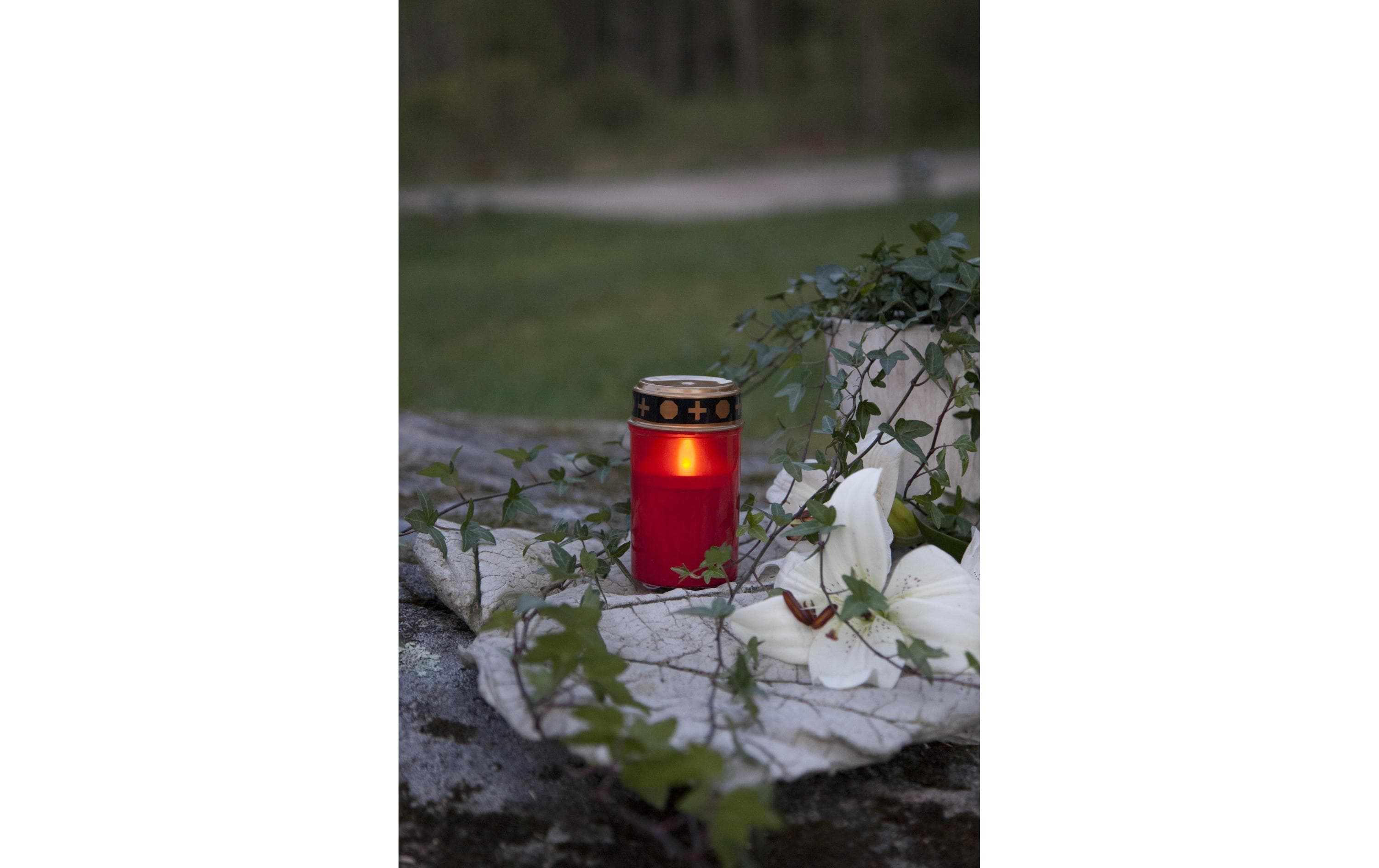 Star Trading LED Grabkerze Serene Ø 7 x 12 cm, Rot