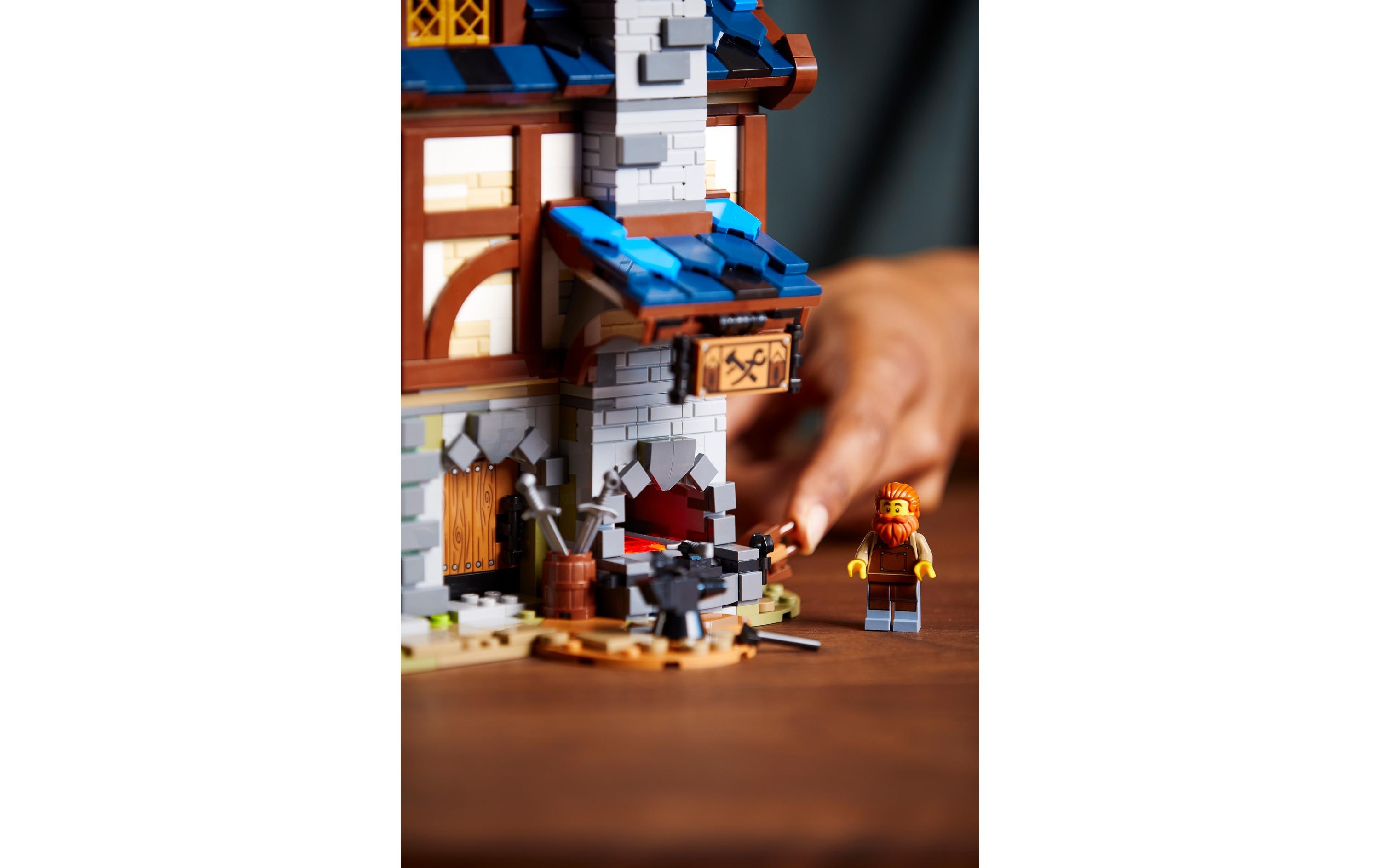 LEGO® Ideas Mittelalterliche Schmiede 21325