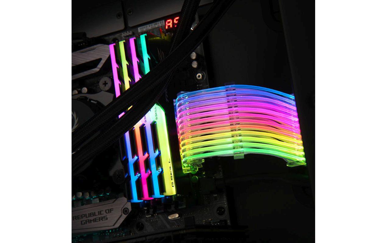 Lian Li RGB-Mainboardkabel Strimer 24-Pin