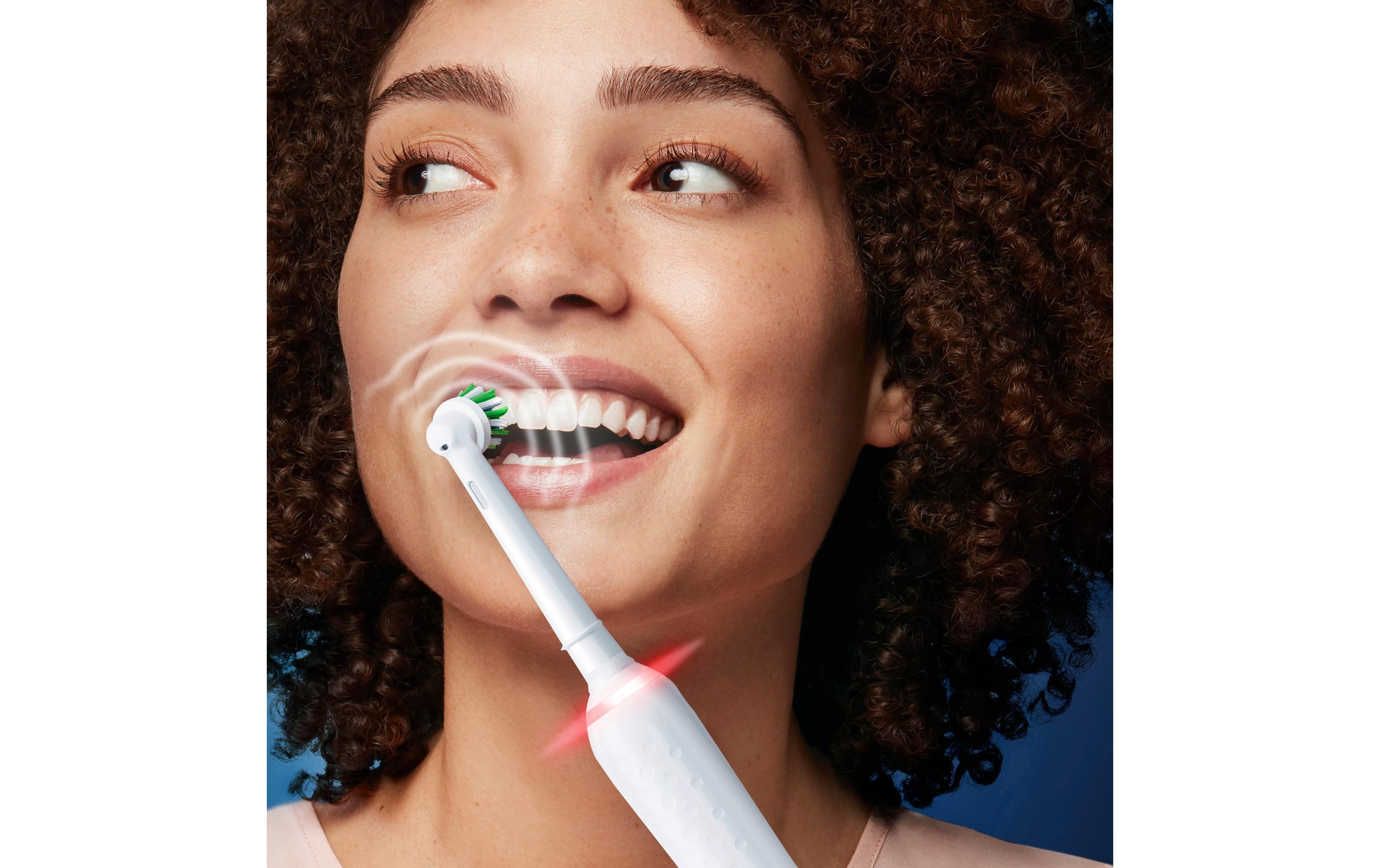 Oral-B Rotationszahnbürste Pro 3 3000 Cross Action, Weiss