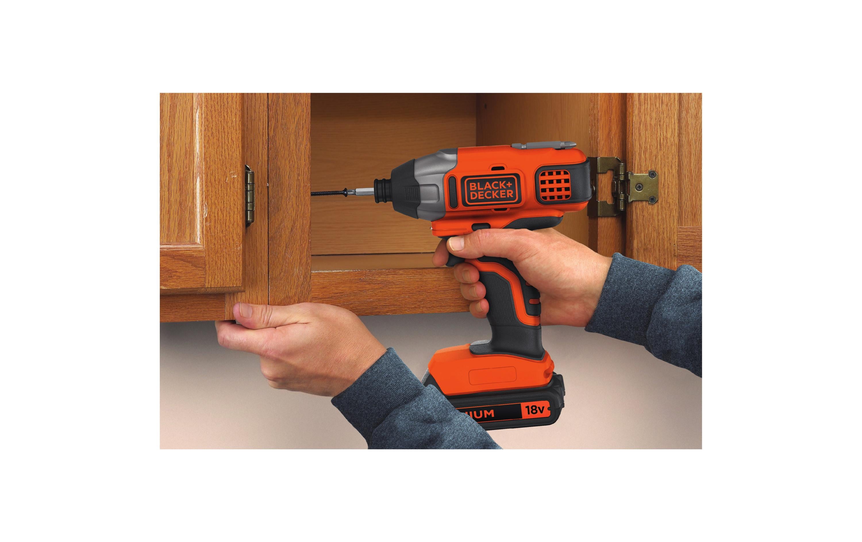 BLACK+DECKER Akku-Schlagschrauber BDCIM18N-XJ 18 V