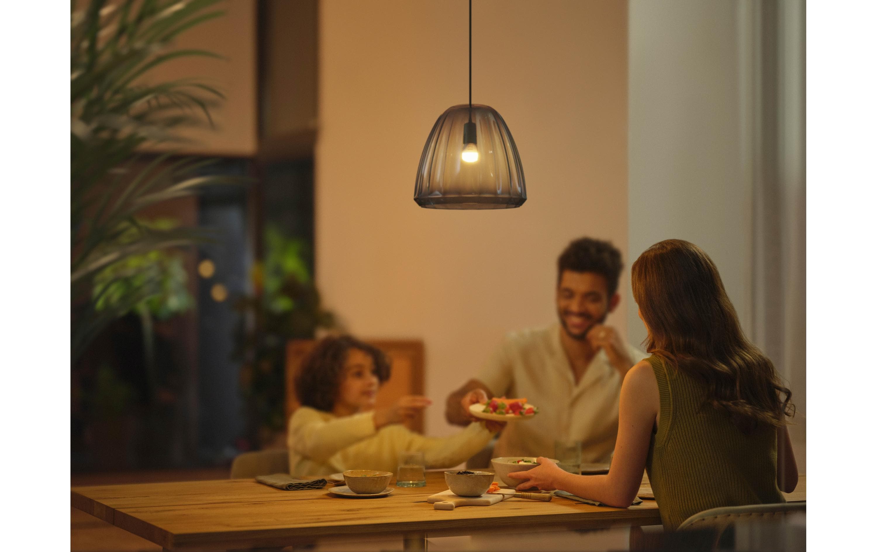 Philips Hue White Ambiance E14 Luster Tropfenform 470 lm