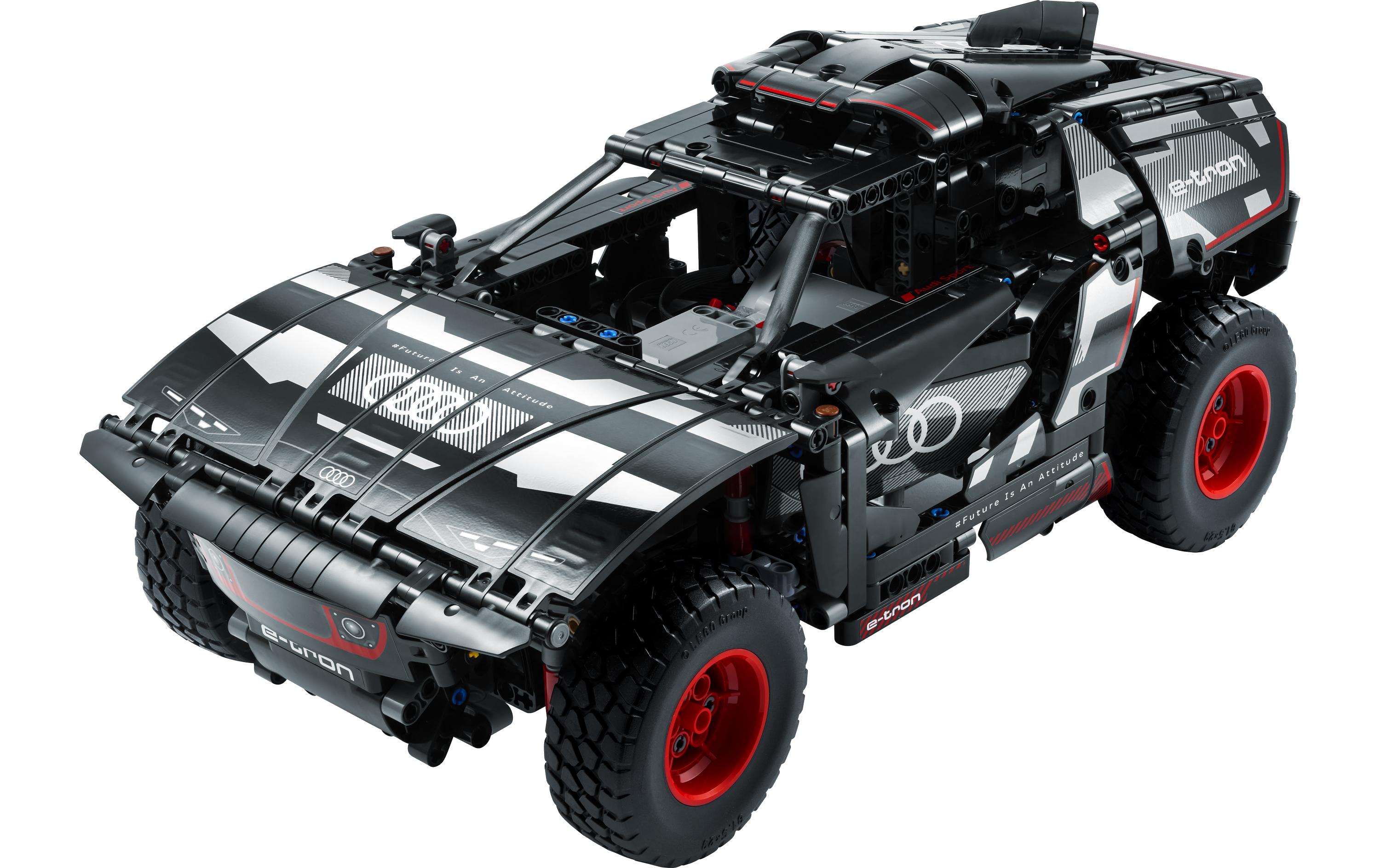 LEGO® Technic Audi RS Q e-tron 42160